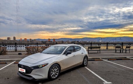 Mazda 3, 2020 год, 3 000 000 рублей, 2 фотография