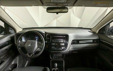 Mitsubishi Outlander III рестайлинг 3, 2020 год, 2 097 000 рублей, 10 фотография