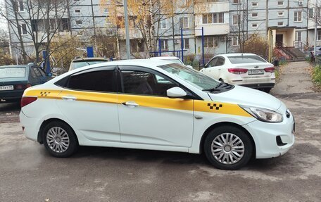 Hyundai Solaris II рестайлинг, 2013 год, 400 000 рублей, 3 фотография
