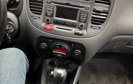 KIA Rio II, 2010 год, 300 000 рублей, 10 фотография