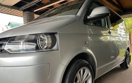 Volkswagen Multivan T5, 2012 год, 1 955 000 рублей, 3 фотография