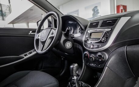 Hyundai Solaris II рестайлинг, 2013 год, 758 000 рублей, 16 фотография