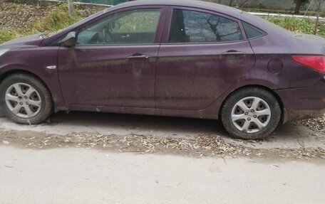 Hyundai Solaris II рестайлинг, 2011 год, 550 000 рублей, 2 фотография