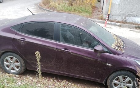 Hyundai Solaris II рестайлинг, 2011 год, 550 000 рублей, 3 фотография