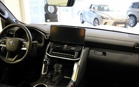 Toyota Land Cruiser, 2025 год, 16 300 000 рублей, 16 фотография