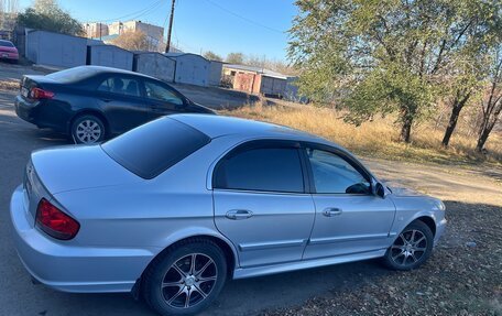 Hyundai Sonata IV рестайлинг, 2011 год, 850 000 рублей, 3 фотография