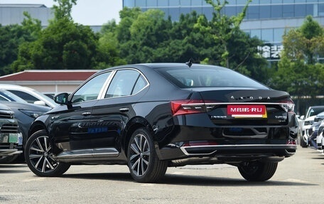 Skoda Superb III рестайлинг, 2025 год, 2 030 000 рублей, 2 фотография