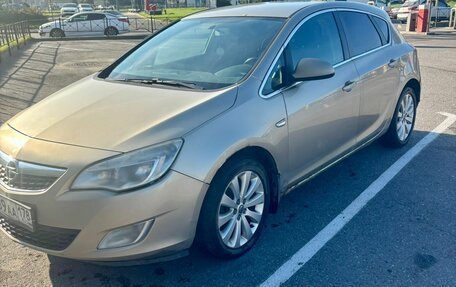 Opel Astra J, 2011 год, 400 000 рублей, 2 фотография