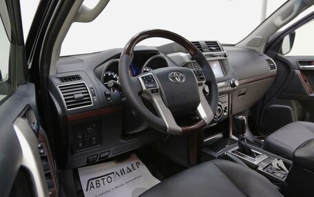 Toyota Land Cruiser Prado 150 рестайлинг 2, 2017 год, 3 349 000 рублей, 6 фотография