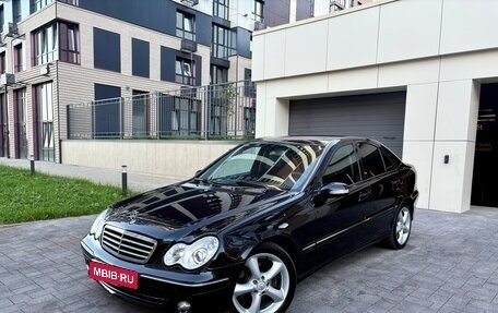 Mercedes-Benz C-Класс, 2006 год, 1 050 000 рублей, 1 фотография