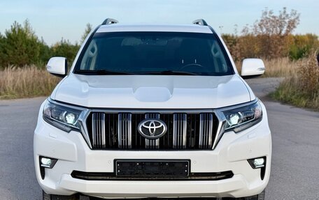 Toyota Land Cruiser Prado 150 рестайлинг 2, 2018 год, 4 500 000 рублей, 38 фотография