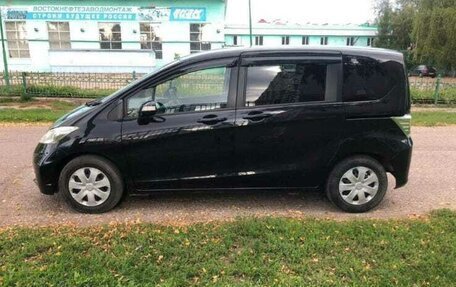 Honda Freed I, 2012 год, 1 300 000 рублей, 8 фотография