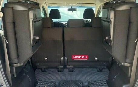 Honda Freed I, 2012 год, 1 300 000 рублей, 16 фотография