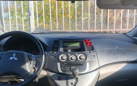 Mitsubishi Grandis, 2007 год, 850 000 рублей, 13 фотография