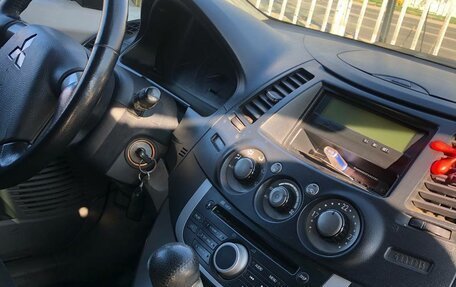 Mitsubishi Grandis, 2007 год, 850 000 рублей, 10 фотография