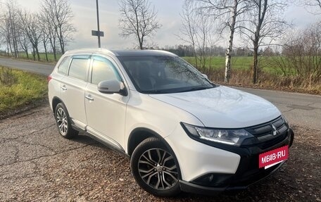 Mitsubishi Outlander III рестайлинг 3, 2015 год, 1 680 000 рублей, 3 фотография