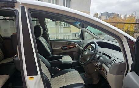 Toyota Estima III рестайлинг -2, 2002 год, 700 000 рублей, 9 фотография