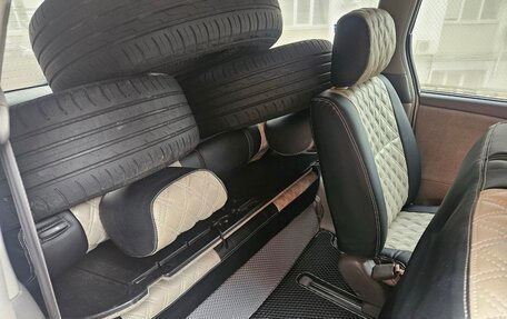 Toyota Estima III рестайлинг -2, 2002 год, 700 000 рублей, 11 фотография