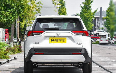 Toyota RAV4, 2025 год, 2 820 000 рублей, 2 фотография