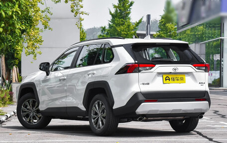 Toyota RAV4, 2025 год, 2 820 000 рублей, 9 фотография