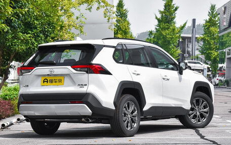 Toyota RAV4, 2025 год, 2 820 000 рублей, 6 фотография