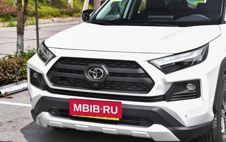 Toyota RAV4, 2025 год, 2 820 000 рублей, 5 фотография