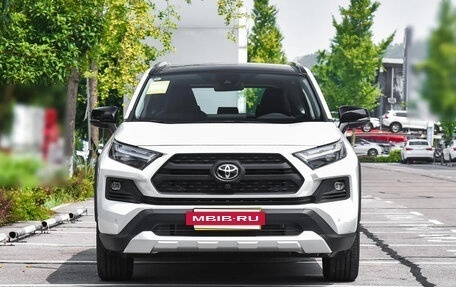 Toyota RAV4, 2025 год, 2 820 000 рублей, 10 фотография