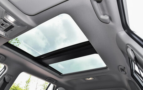 Toyota RAV4, 2025 год, 2 820 000 рублей, 21 фотография