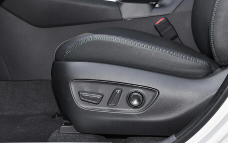 Toyota RAV4, 2025 год, 2 820 000 рублей, 19 фотография