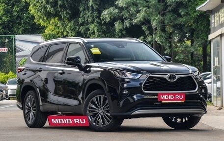 Toyota Highlander, 2025 год, 4 950 000 рублей, 4 фотография