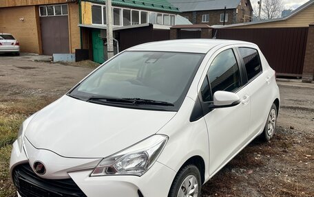 Toyota Vitz, 2018 год, 990 000 рублей, 1 фотография