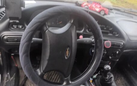 Chevrolet Niva I рестайлинг, 2003 год, 130 000 рублей, 2 фотография