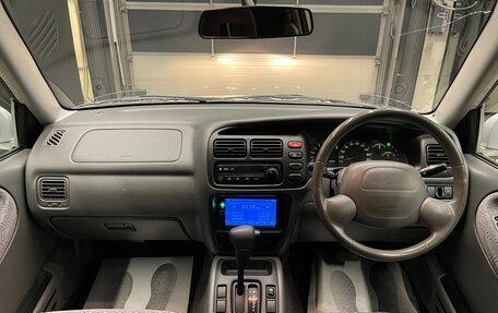 Suzuki Escudo III, 2002 год, 900 000 рублей, 12 фотография