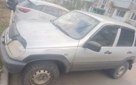 Chevrolet Niva I рестайлинг, 2003 год, 130 000 рублей, 8 фотография