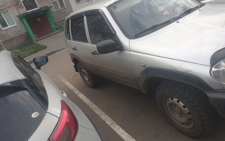 Chevrolet Niva I рестайлинг, 2003 год, 130 000 рублей, 7 фотография