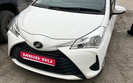 Toyota Vitz, 2018 год, 990 000 рублей, 2 фотография