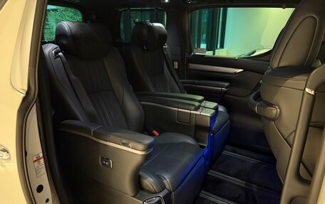 Toyota Alphard III, 2019 год, 6 100 000 рублей, 5 фотография