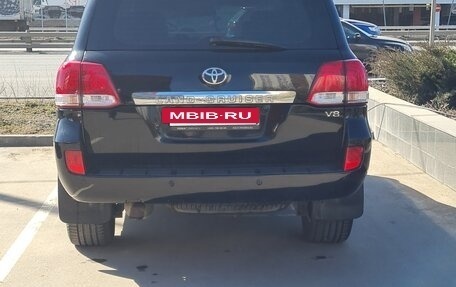 Toyota Land Cruiser 200, 2010 год, 2 600 000 рублей, 2 фотография