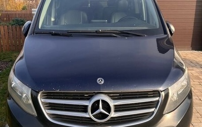 Mercedes-Benz V-Класс, 2017 год, 2 400 000 рублей, 1 фотография