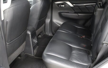 Mitsubishi Pajero Sport III рестайлинг, 2019 год, 2 720 000 рублей, 10 фотография