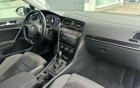 Volkswagen Golf VII, 2018 год, 1 949 000 рублей, 7 фотография