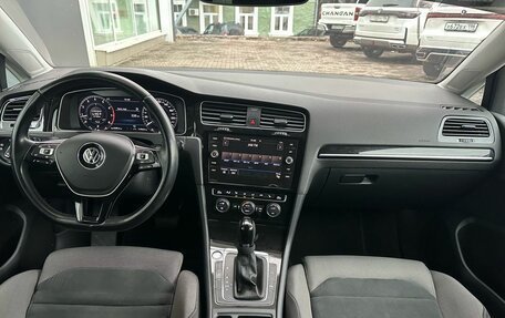 Volkswagen Golf VII, 2018 год, 1 949 000 рублей, 10 фотография