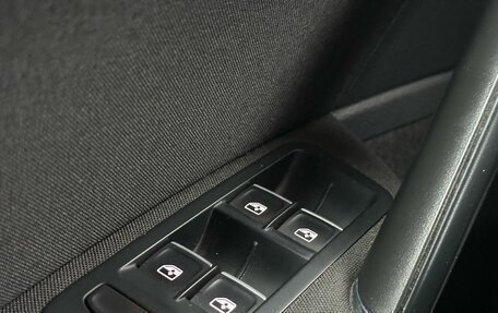 Volkswagen Golf VII, 2018 год, 1 949 000 рублей, 25 фотография