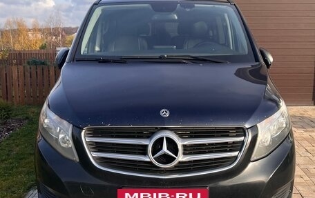 Mercedes-Benz V-Класс, 2017 год, 2 400 000 рублей, 4 фотография