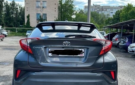 Toyota C-HR I рестайлинг, 2017 год, 2 600 000 рублей, 5 фотография