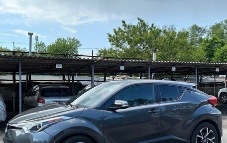 Toyota C-HR I рестайлинг, 2017 год, 2 600 000 рублей, 9 фотография