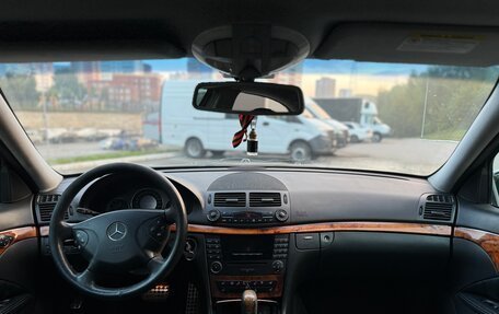 Mercedes-Benz E-Класс, 2004 год, 695 000 рублей, 9 фотография