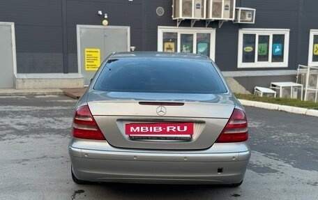 Mercedes-Benz E-Класс, 2004 год, 695 000 рублей, 4 фотография