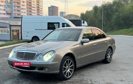 Mercedes-Benz E-Класс, 2004 год, 695 000 рублей, 6 фотография