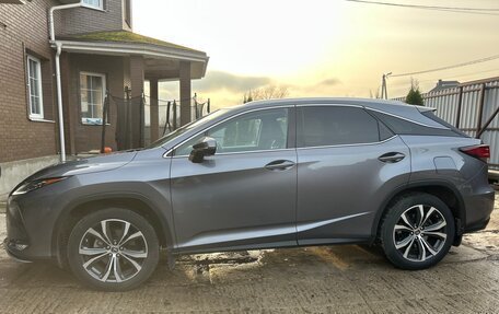 Lexus RX IV рестайлинг, 2020 год, 5 000 000 рублей, 3 фотография